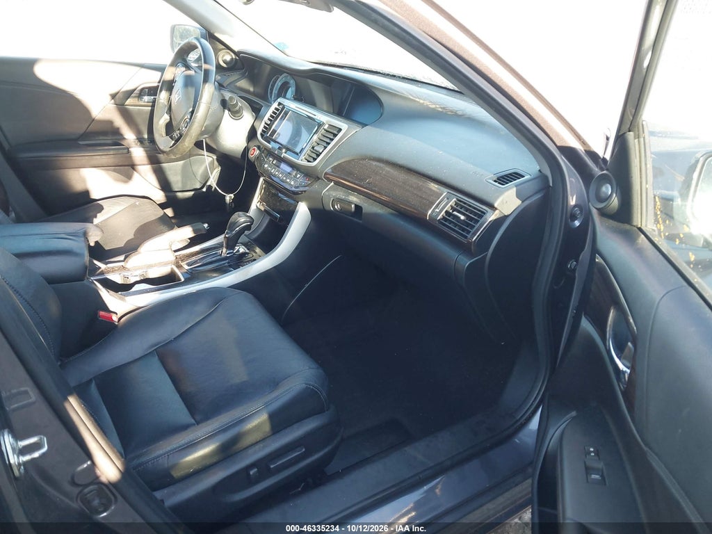2016 Honda Accord EX-L photo 5