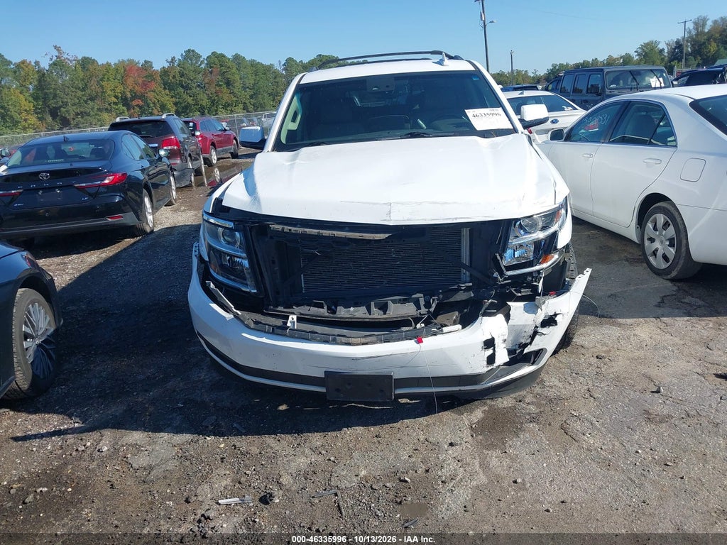 2016 Chevrolet Suburban LT photo 6