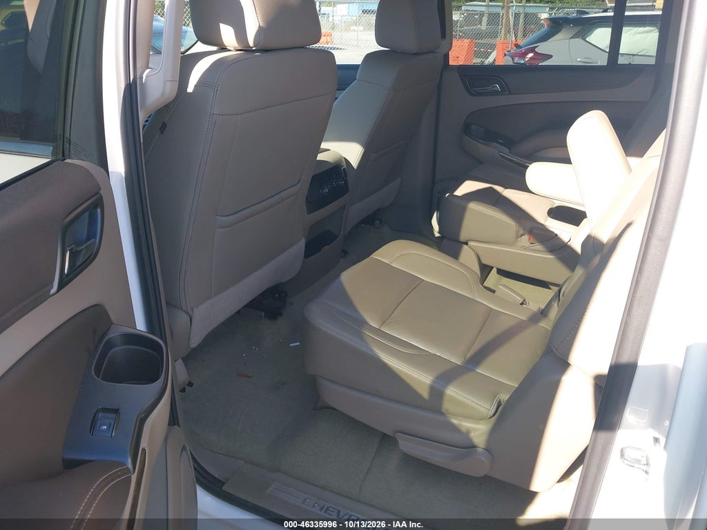 2016 Chevrolet Suburban LT photo 8