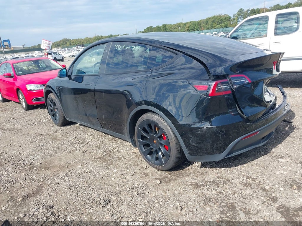 2023 Tesla Model Y AWD/Long Range Dual Motor ALL-Wheel Drive photo 3