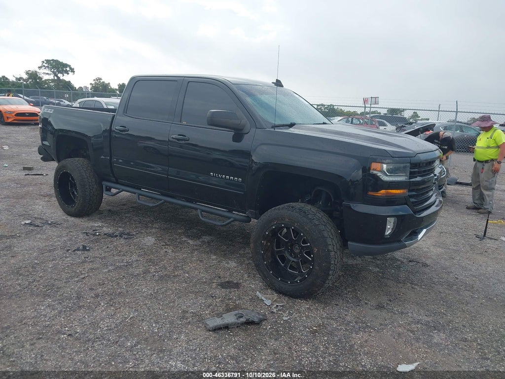 2018 Chevrolet Silverado 1500 2LT photo 1
