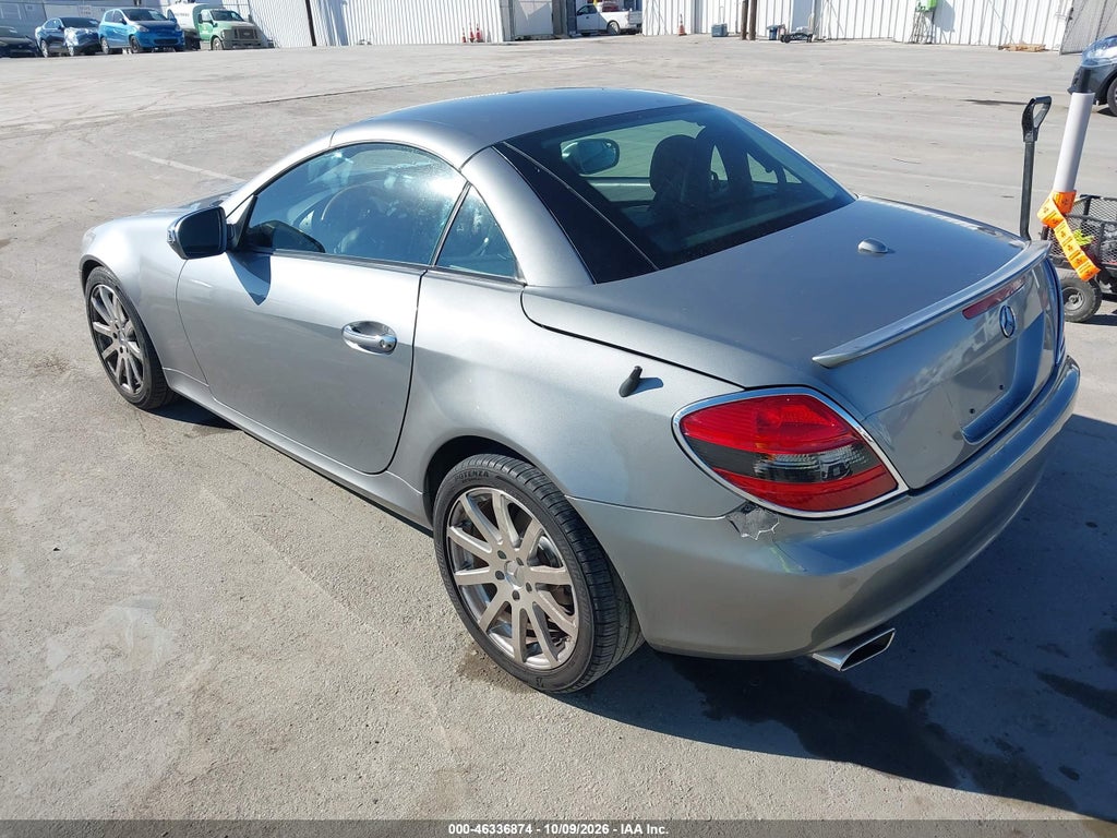 2010 Mercedes-Benz SLK 300 photo 3