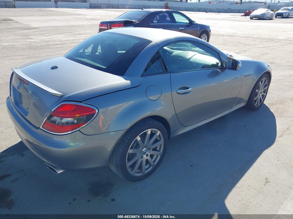 2010 Mercedes-Benz SLK 300 photo 4