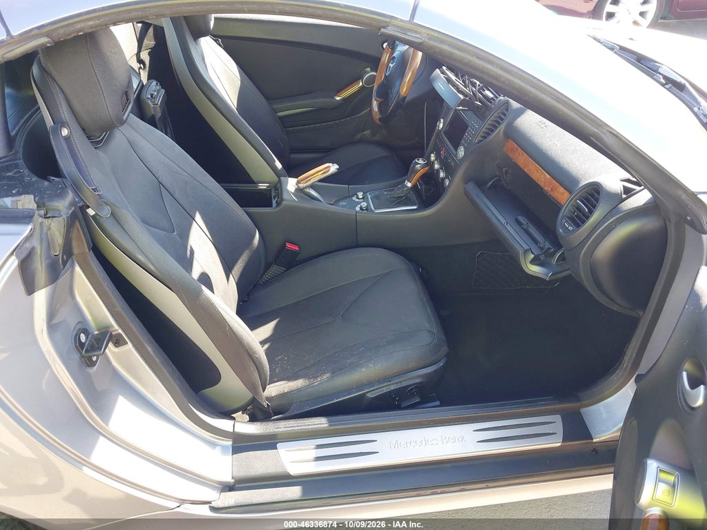 2010 Mercedes-Benz SLK 300 photo 5