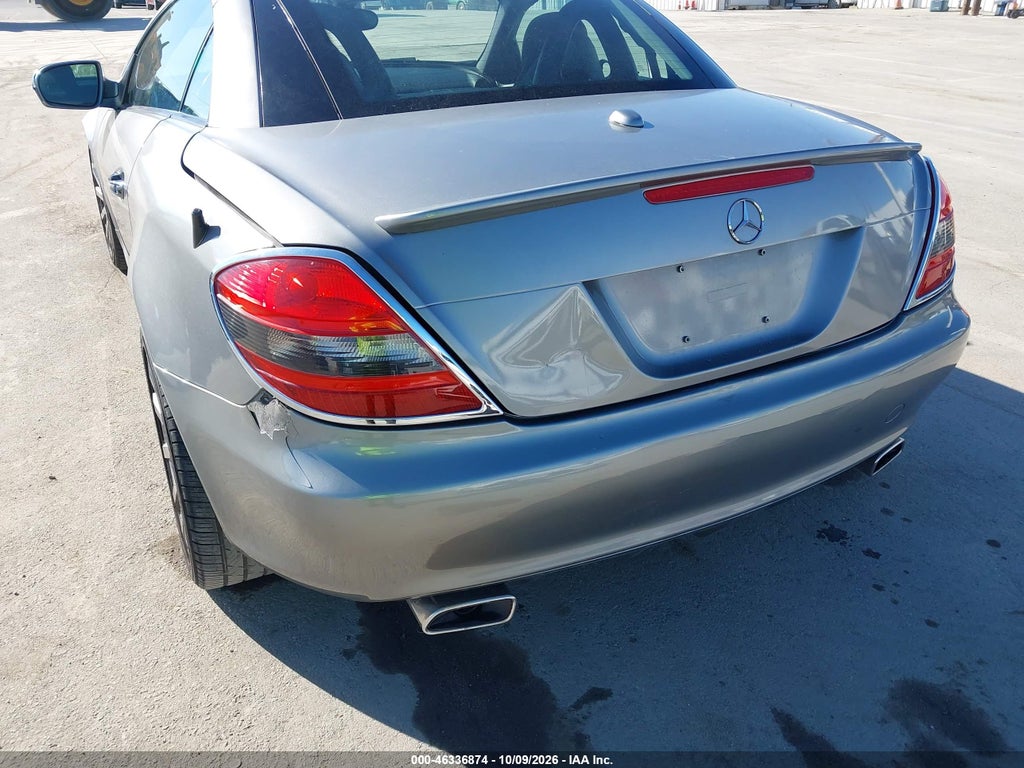 2010 Mercedes-Benz SLK 300 photo 6