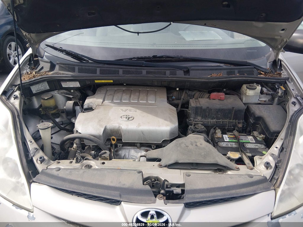 2009 Toyota Sienna LE photo 10