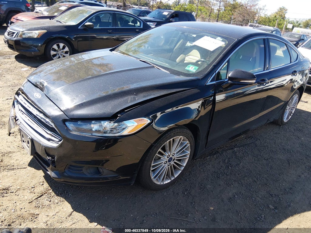 2016 Ford Fusion SE photo 2