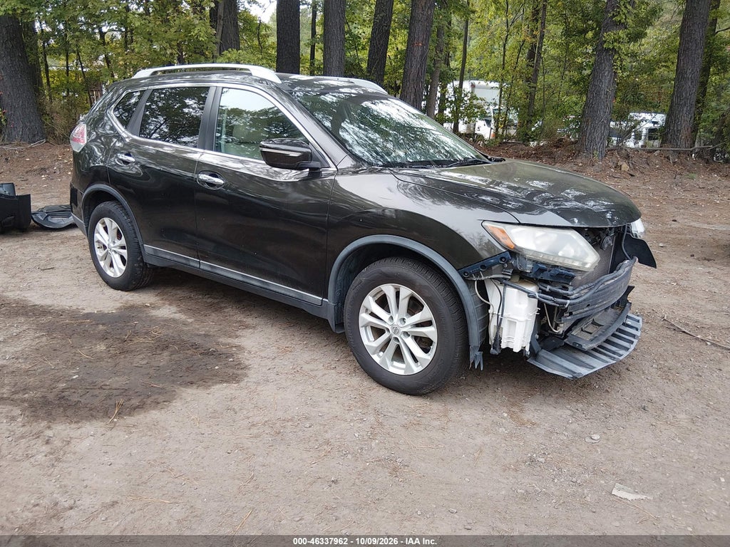 2015 Nissan Rogue SV photo 1