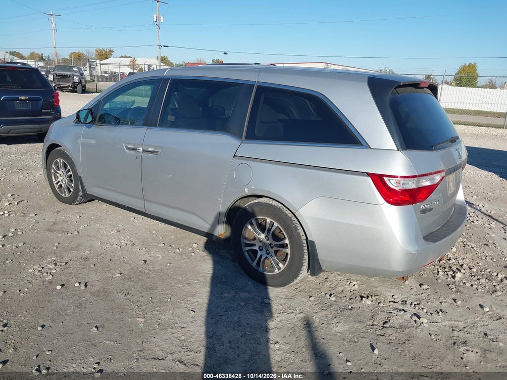 2013 Honda Odyssey EX photo 3