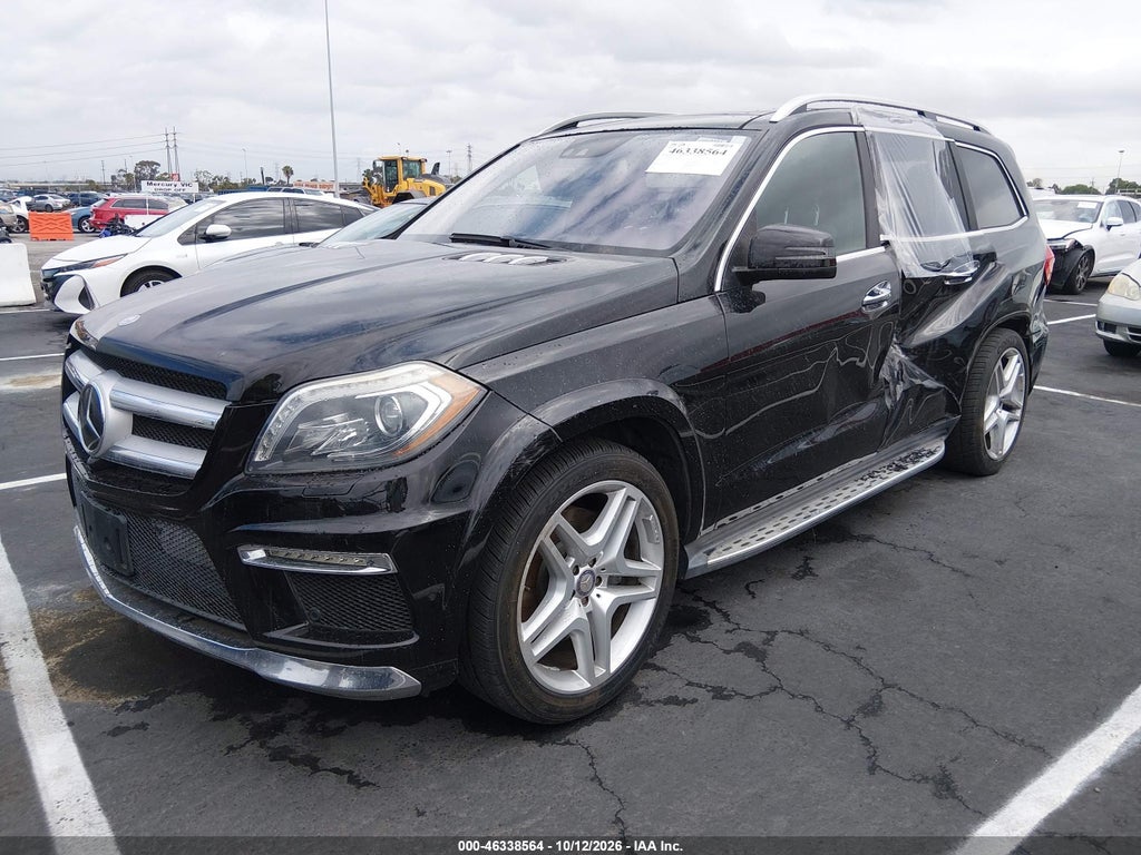 2015 Mercedes-Benz GL 550 4MATIC photo 2