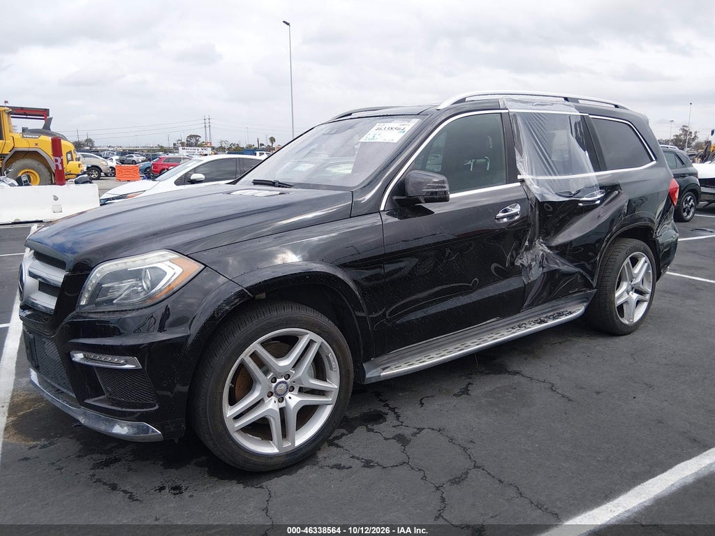 2015 Mercedes-Benz GL 550 4MATIC photo 6