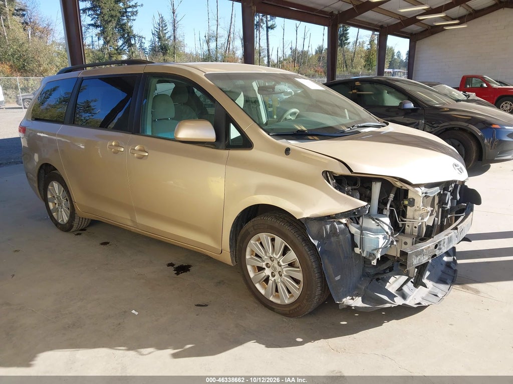 2013 Toyota Sienna LE 7 Passenger photo 1