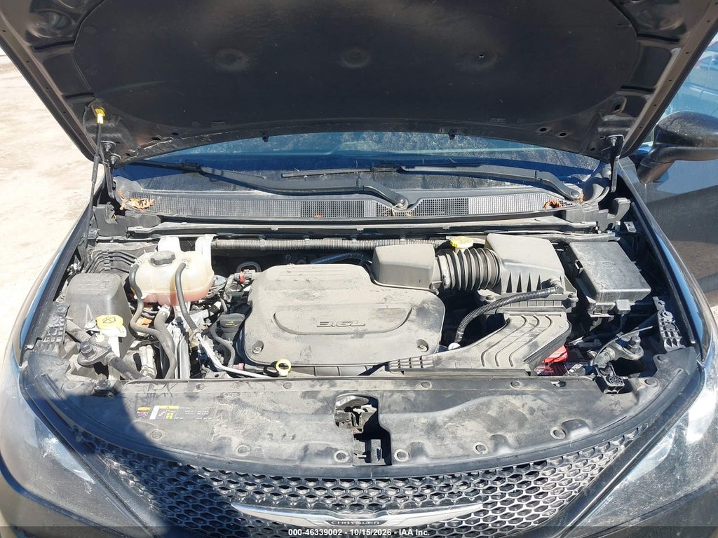 2023 Chrysler Voyager LX photo 10