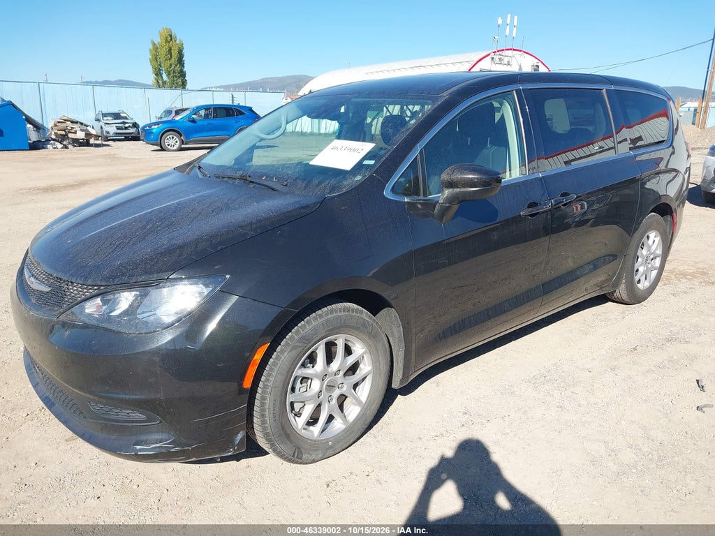 2023 Chrysler Voyager LX photo 2