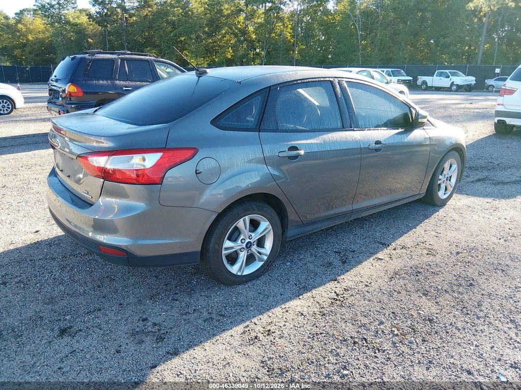 2014 Ford Focus SE photo 4