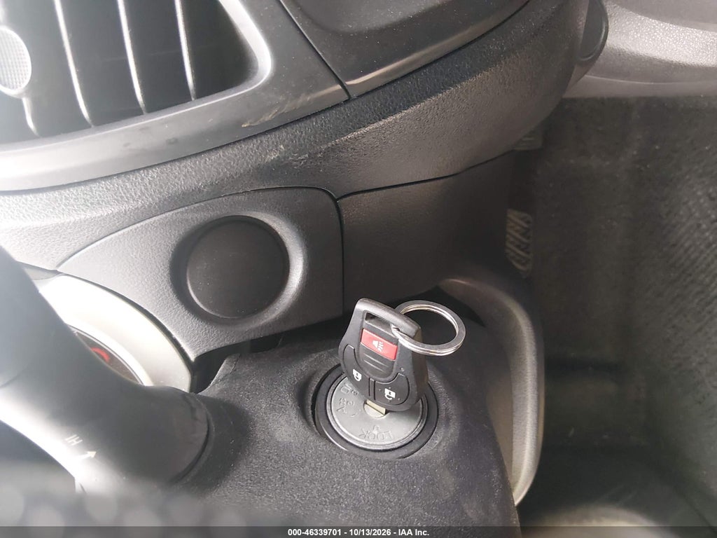 2013 Nissan Juke S photo 11