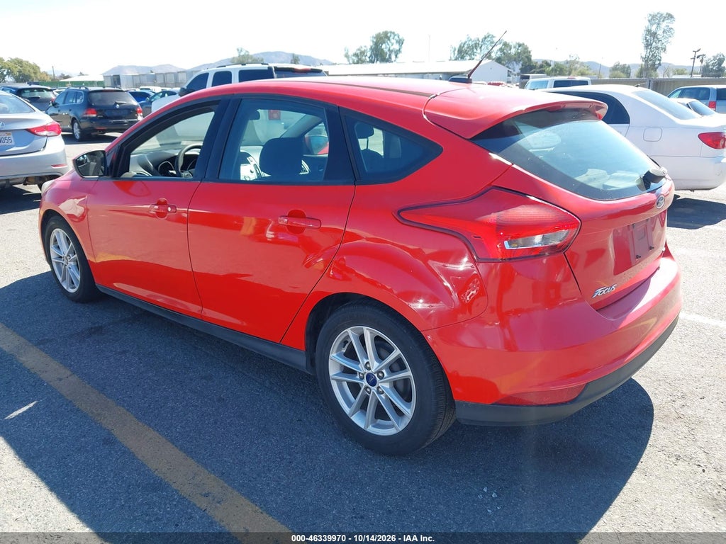 2016 Ford Focus SE photo 3
