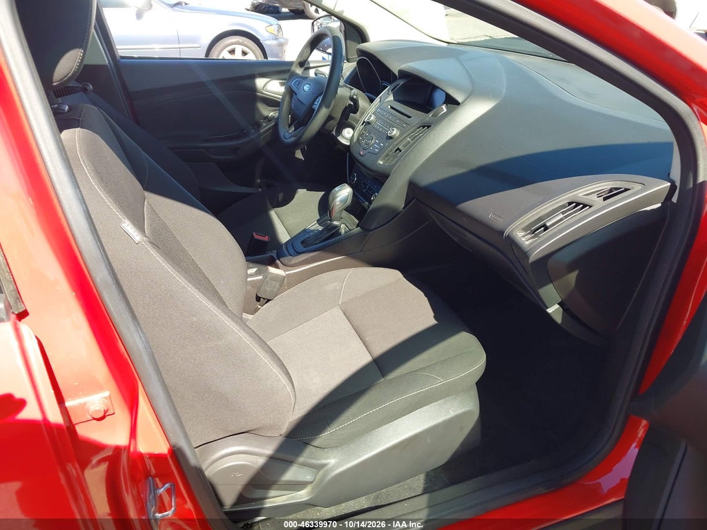 2016 Ford Focus SE photo 5