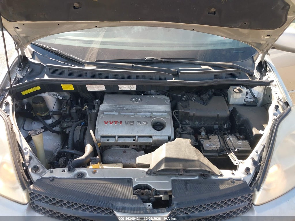 2004 Toyota Sienna XLE photo 10
