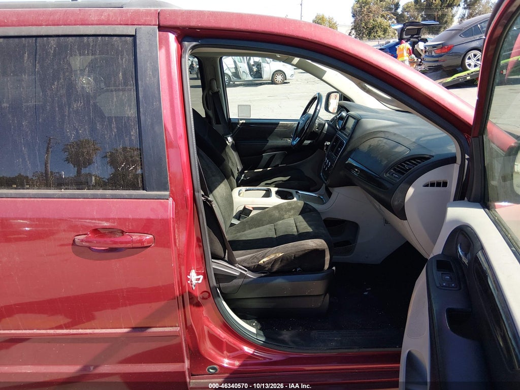 2015 Dodge Grand Caravan SXT photo 5