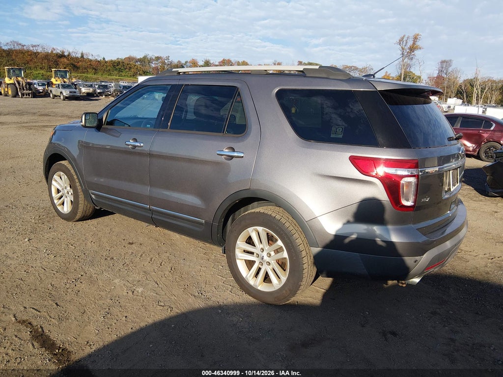 2014 Ford Explorer XLT photo 3
