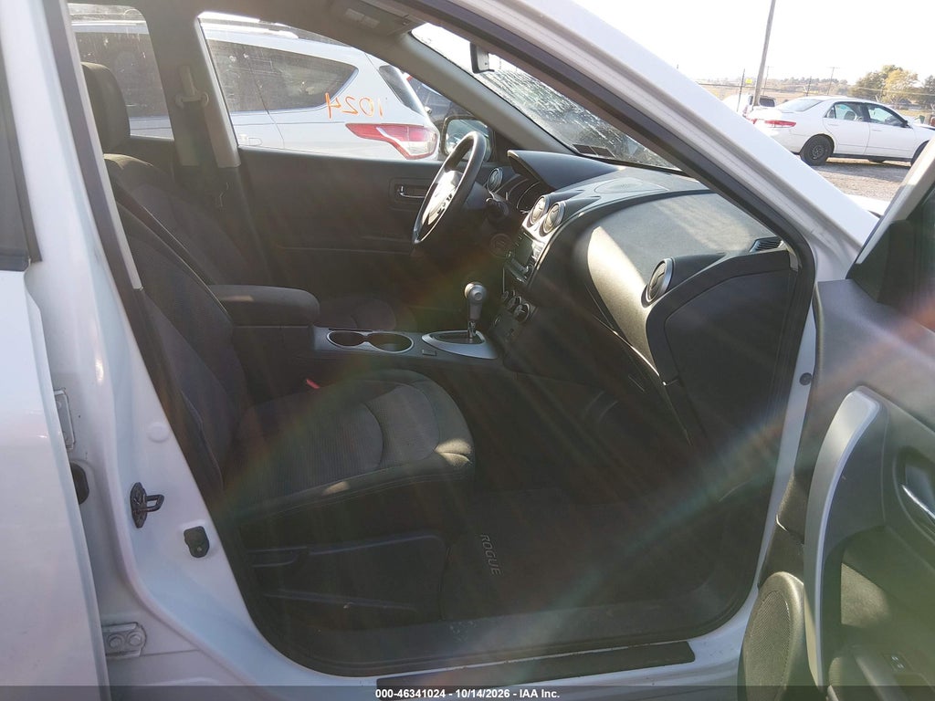 2013 Nissan Rogue SV photo 5