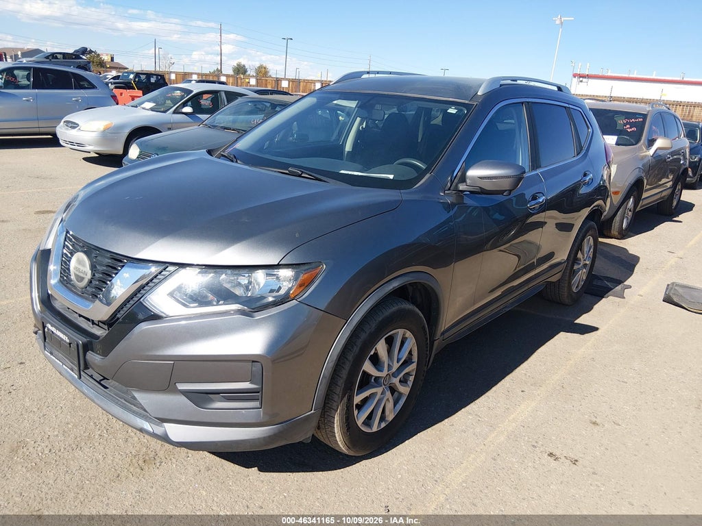 2018 Nissan Rogue SV photo 2
