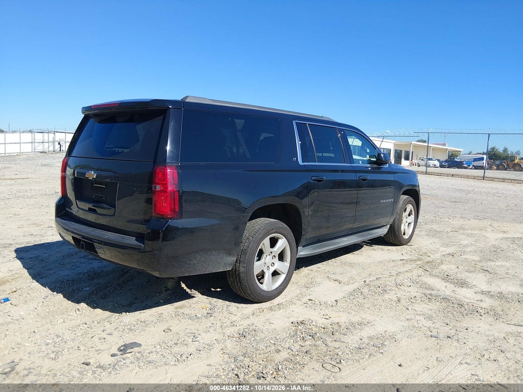 2016 Chevrolet Suburban LT photo 4
