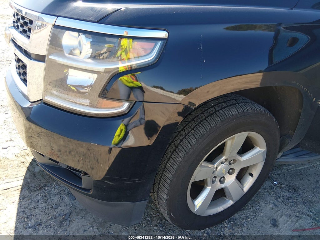 2016 Chevrolet Suburban LT photo 6