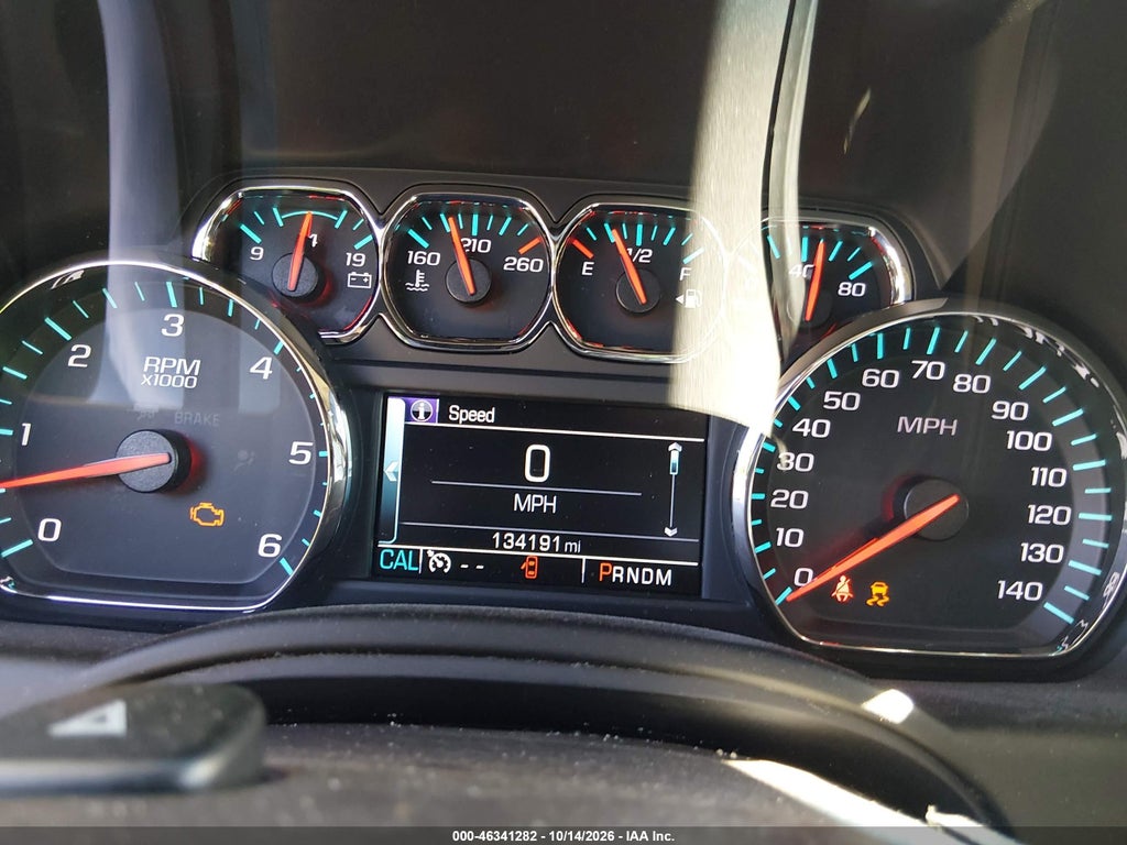 2016 Chevrolet Suburban LT photo 7