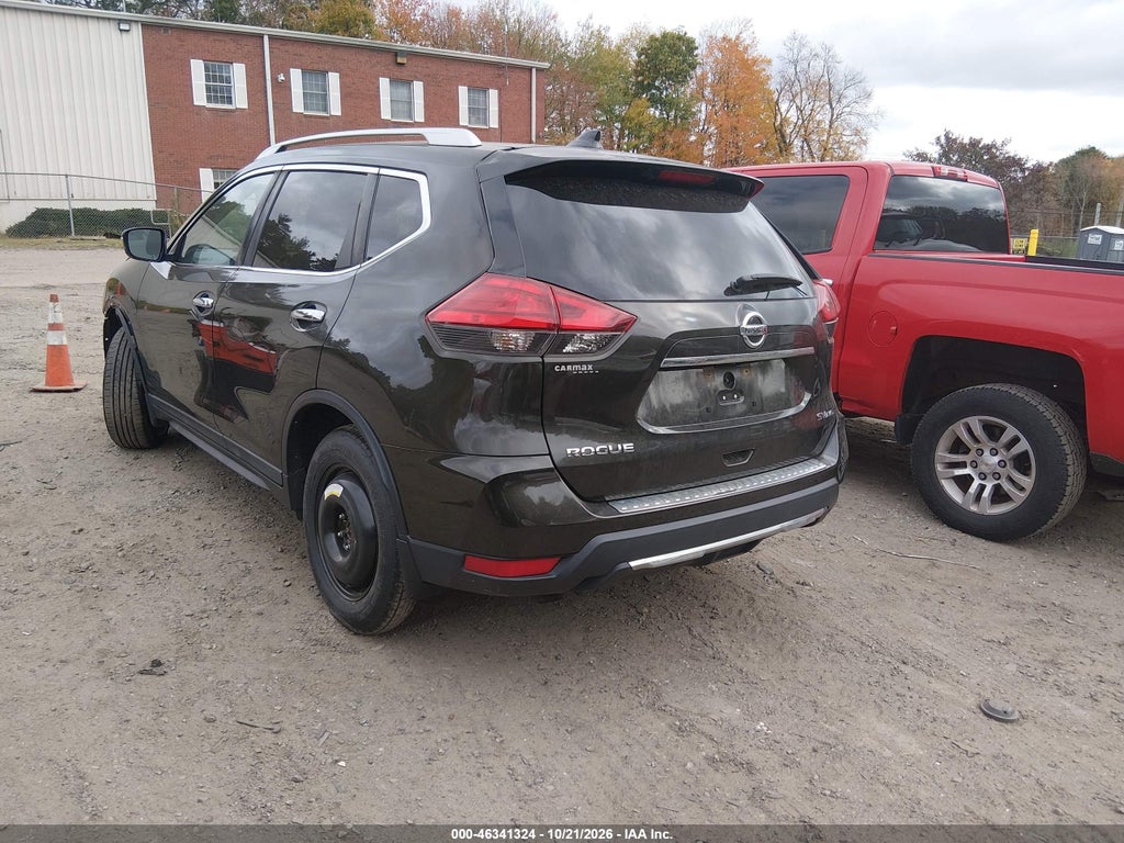 2017 Nissan Rogue SV photo 3