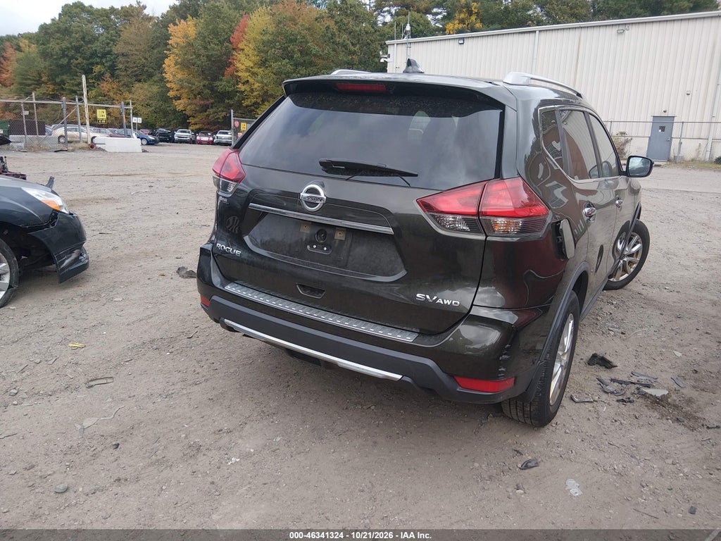 2017 Nissan Rogue SV photo 4
