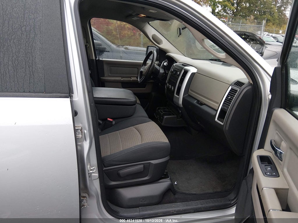 2011 Ram RAM 1500 SLT photo 5