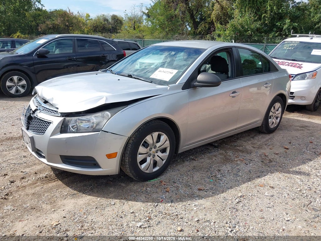 2014 Chevrolet Cruze LS Auto photo 2