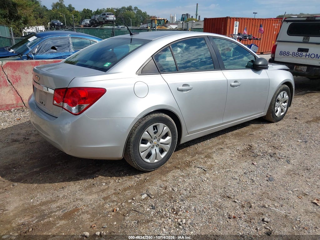 2014 Chevrolet Cruze LS Auto photo 4