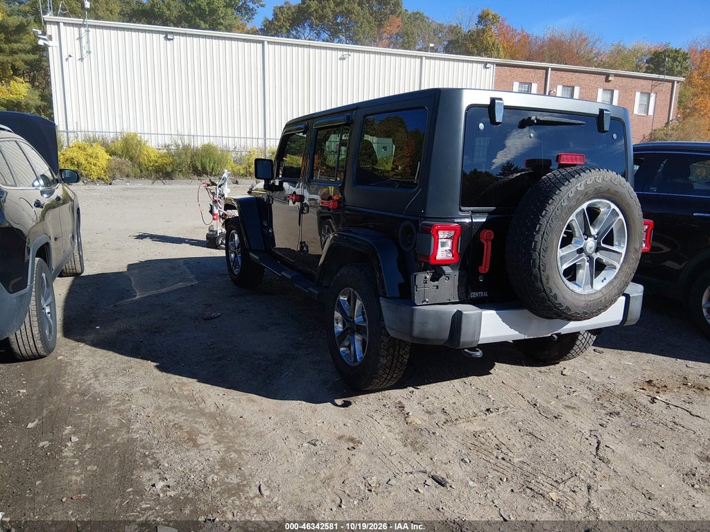 2015 Jeep Wrangler Unlimited Sahara photo 3