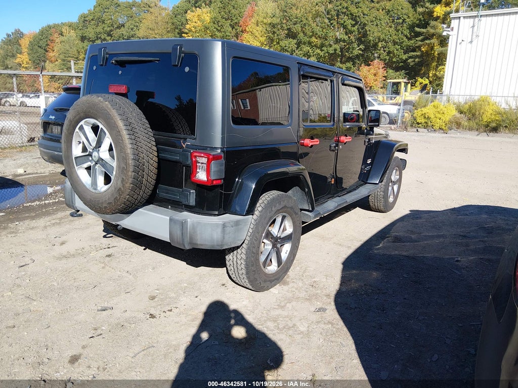 2015 Jeep Wrangler Unlimited Sahara photo 4
