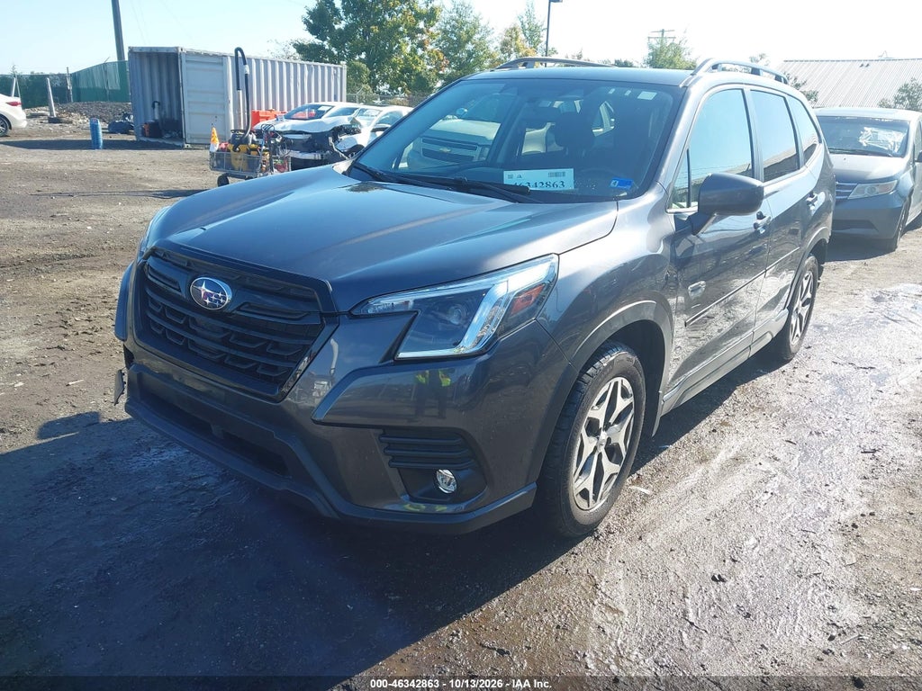 2024 Subaru Forester Premium photo 2