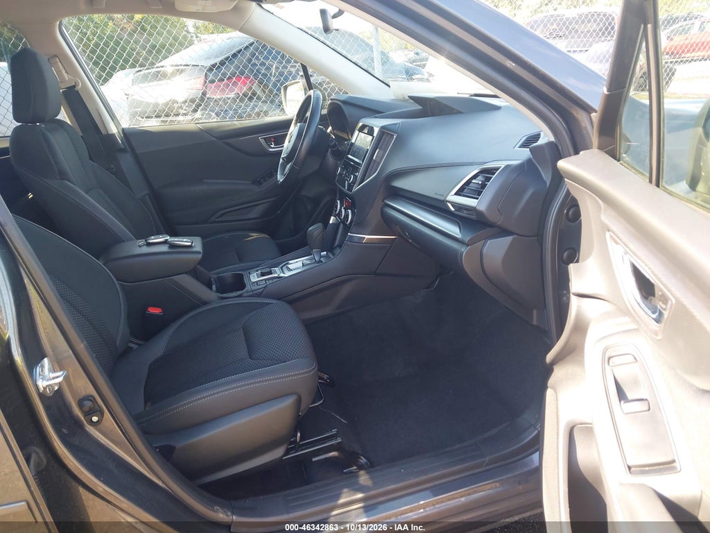 2024 Subaru Forester Premium photo 5