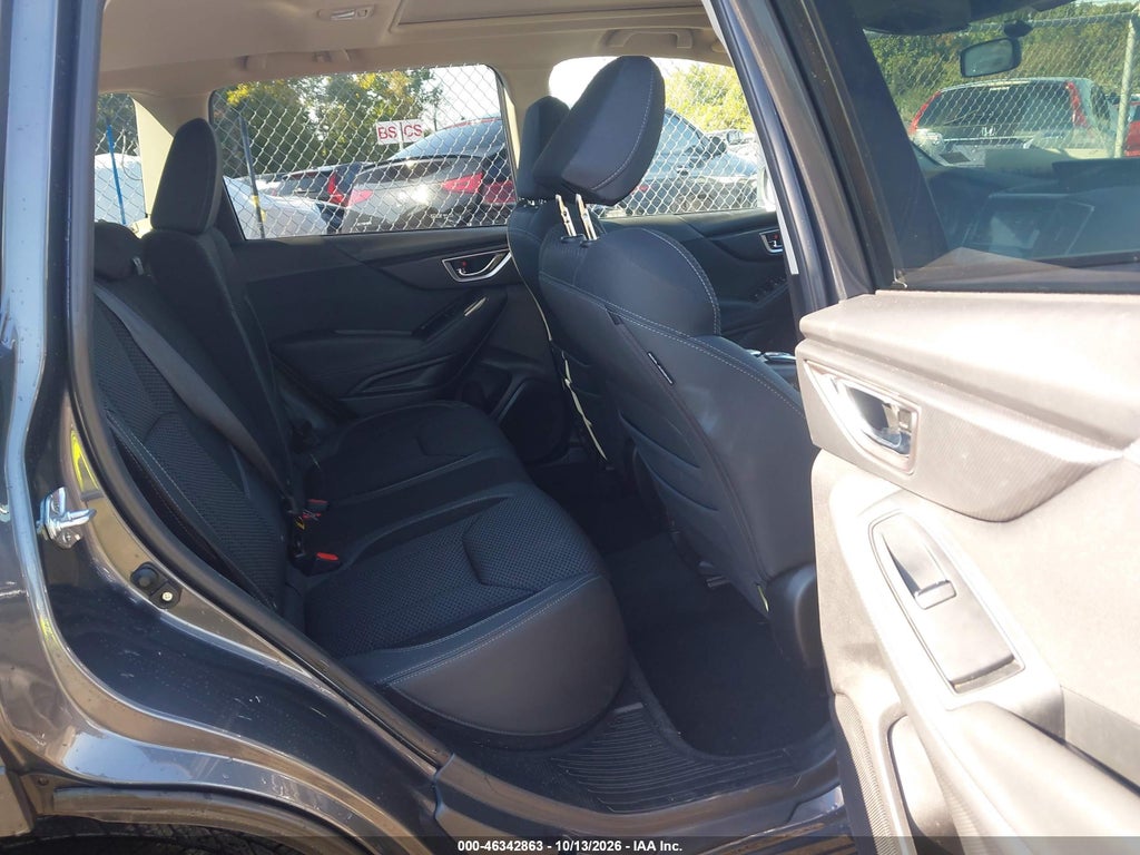 2024 Subaru Forester Premium photo 8