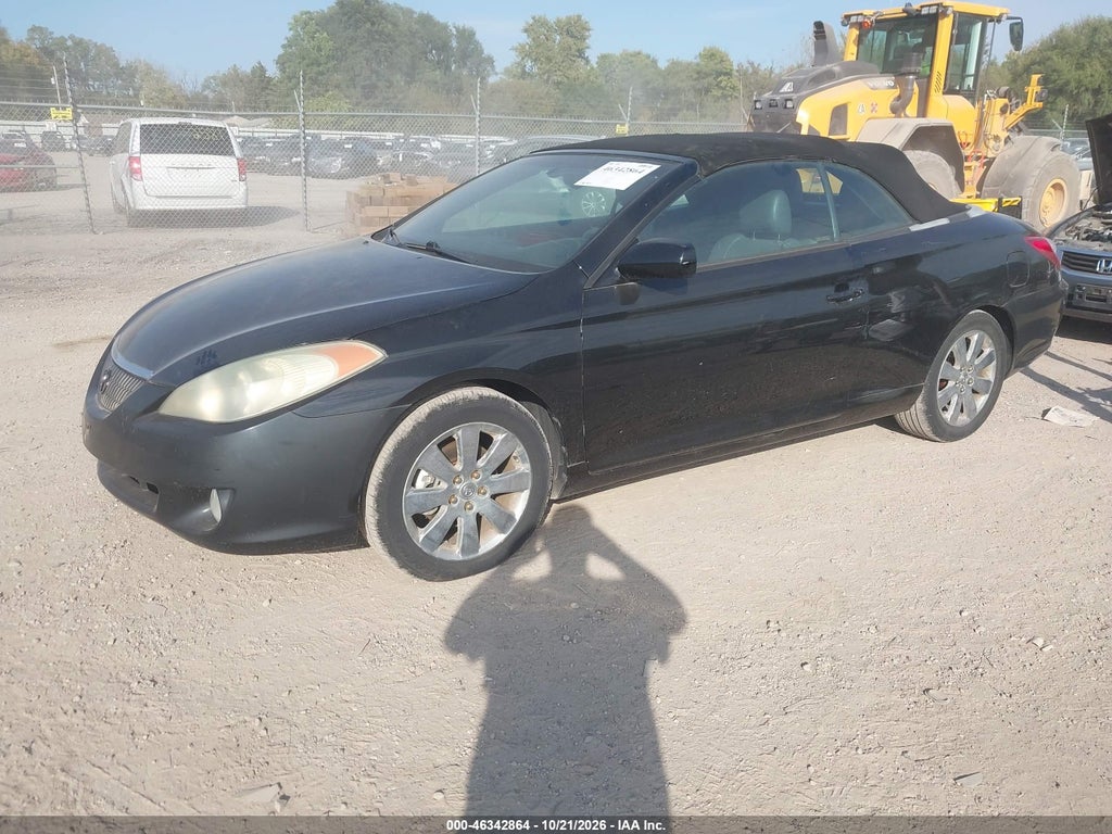 2004 Toyota Camry Solara SLE photo 2