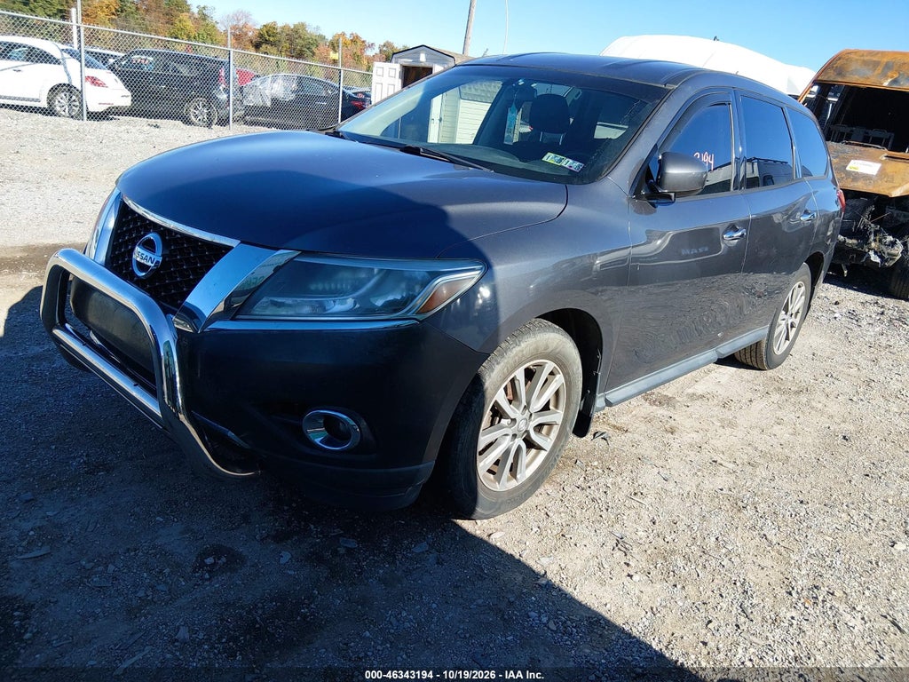 2013 Nissan Pathfinder S photo 2