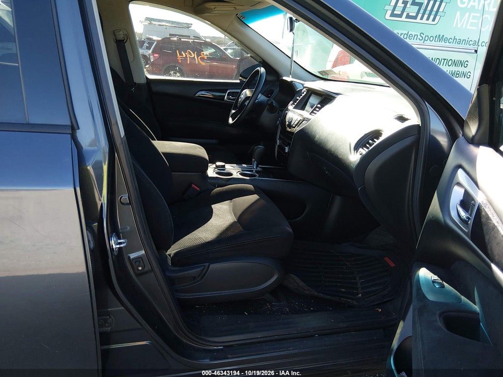 2013 Nissan Pathfinder S photo 5