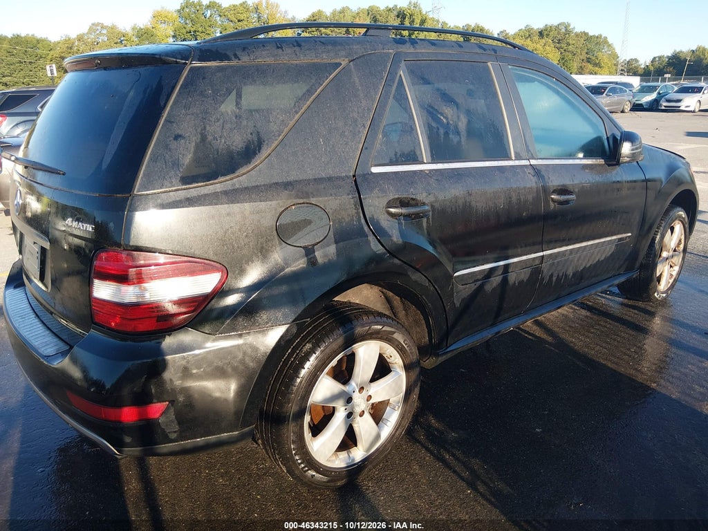 2011 Mercedes-Benz ML 350 4MATIC photo 4