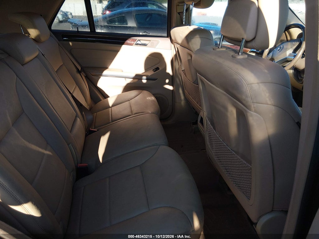 2011 Mercedes-Benz ML 350 4MATIC photo 8