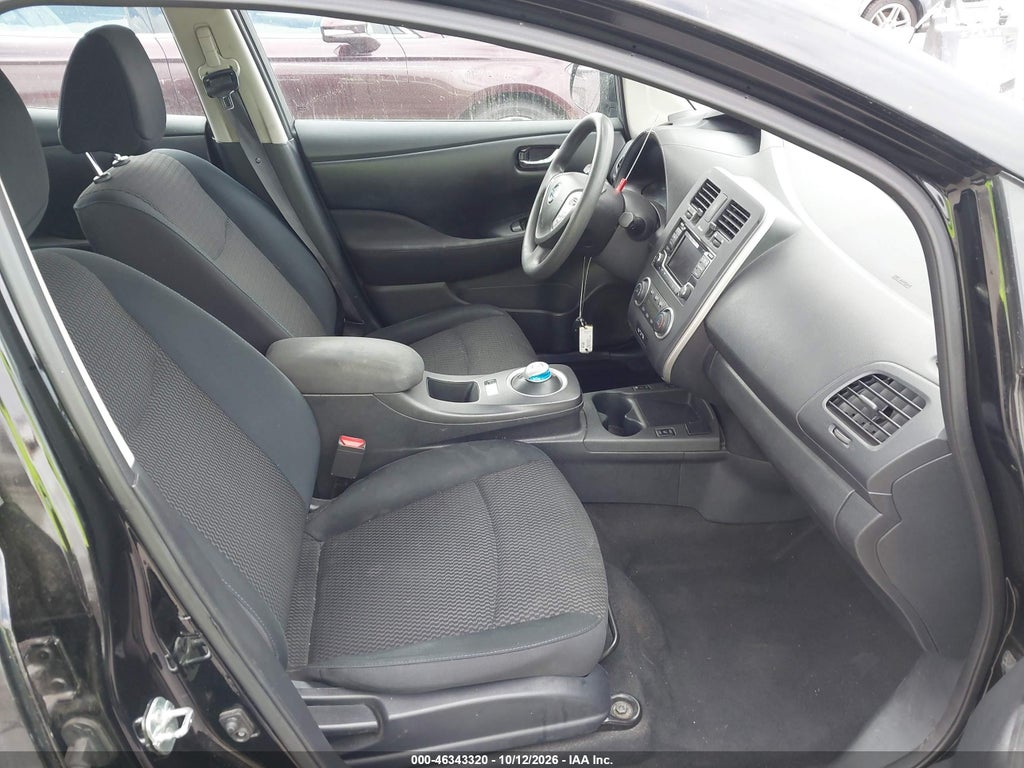 2017 Nissan Leaf S photo 5