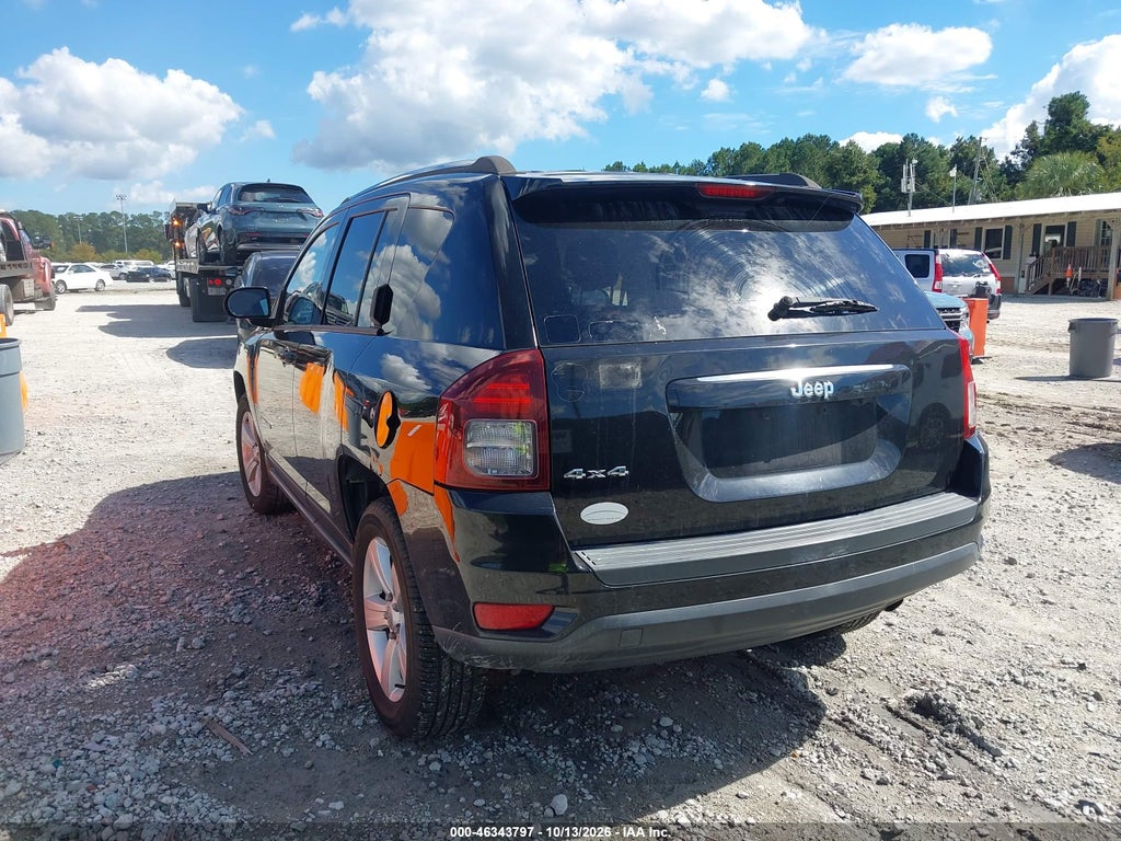 2014 Jeep Compass Sport photo 3