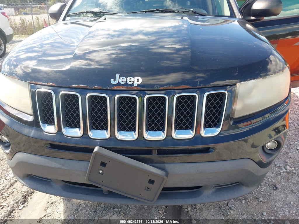 2014 Jeep Compass Sport photo 6