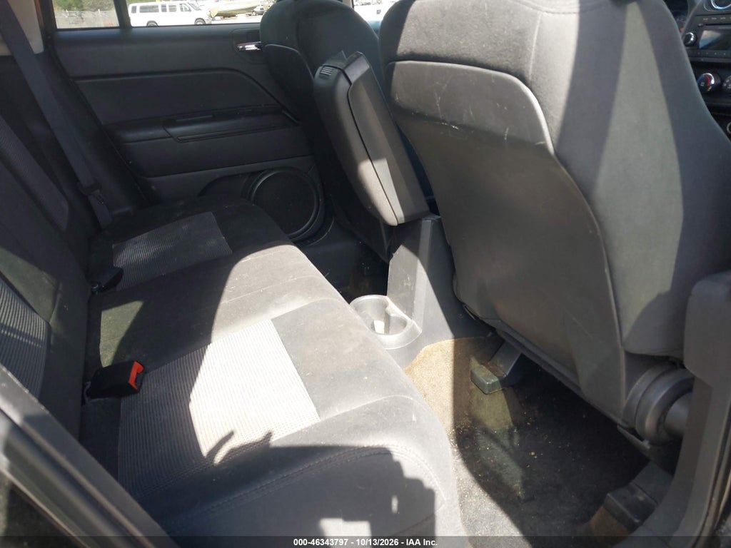 2014 Jeep Compass Sport photo 8