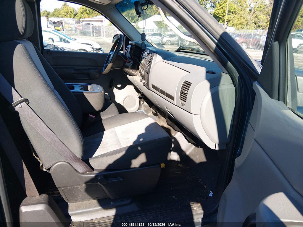 2008 Chevrolet Silverado 1500 Work Truck photo 5